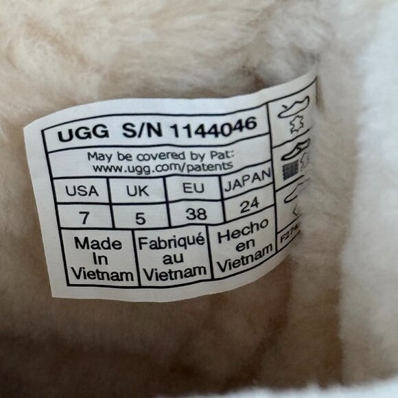 Size 7 -Women's UGG Classic Chillapeak Chestnut Leather Sheepskin suede Boots - Picture 8 of 8